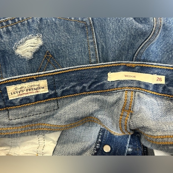 Levi’s Premium Denim Wedgie Button Fly High Rise Distressed Raw Hem Jeans - Picture 8 of 13